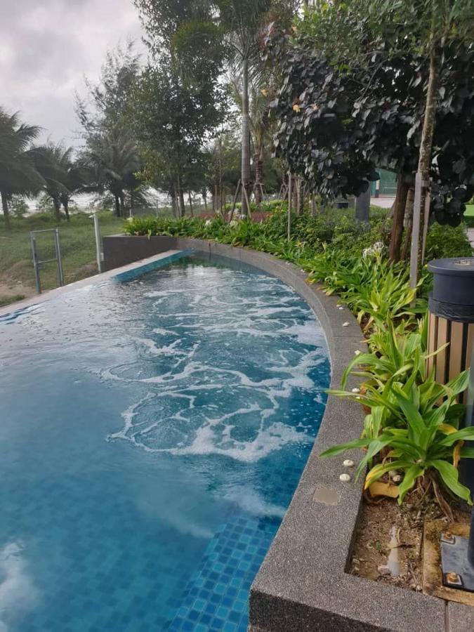 Casa Raudhah @ Timurbay Seafront Residence Kampung Sungai Karang Екстер'єр фото